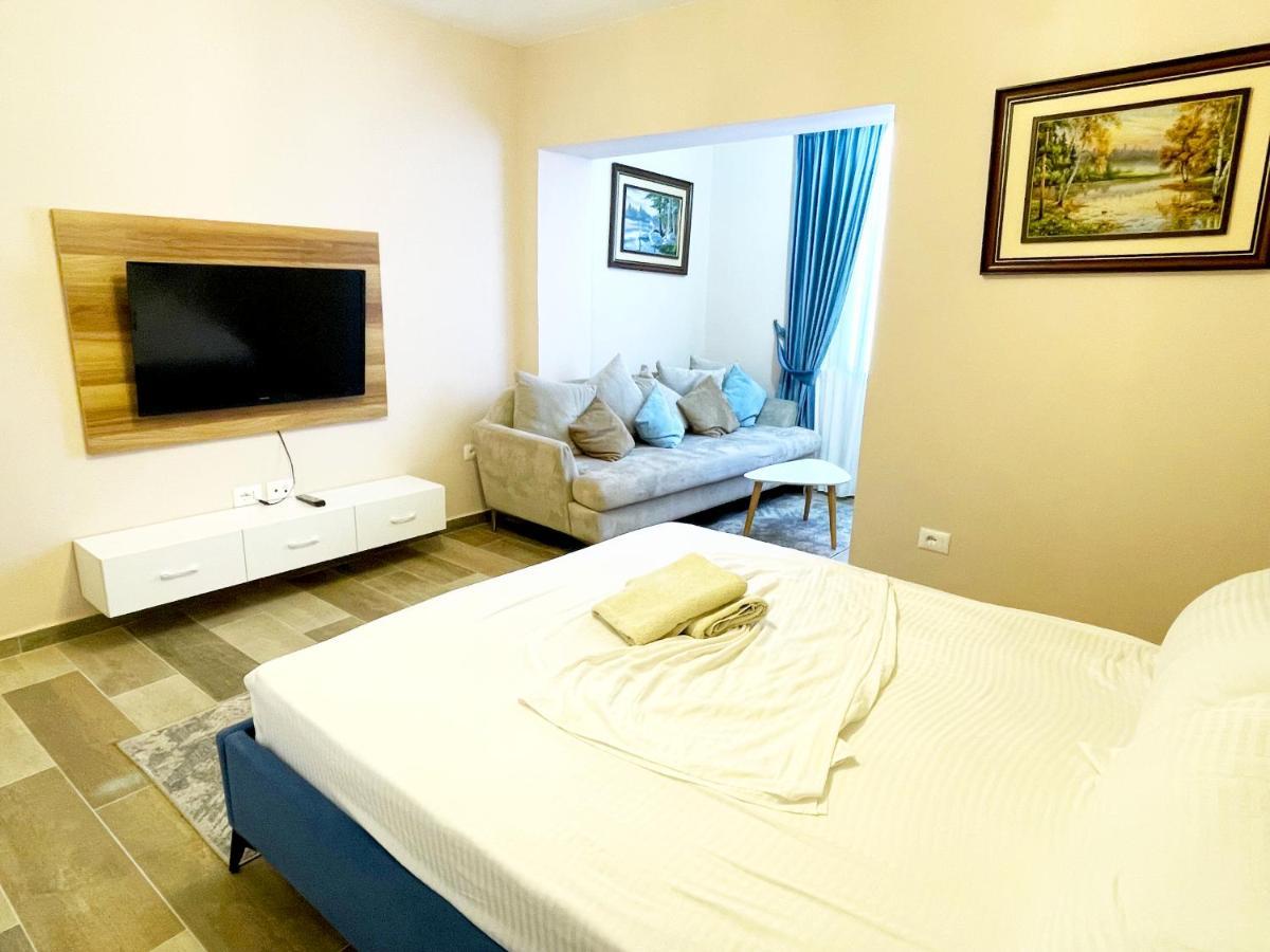 Peace Apartments Durrës Esterno foto
